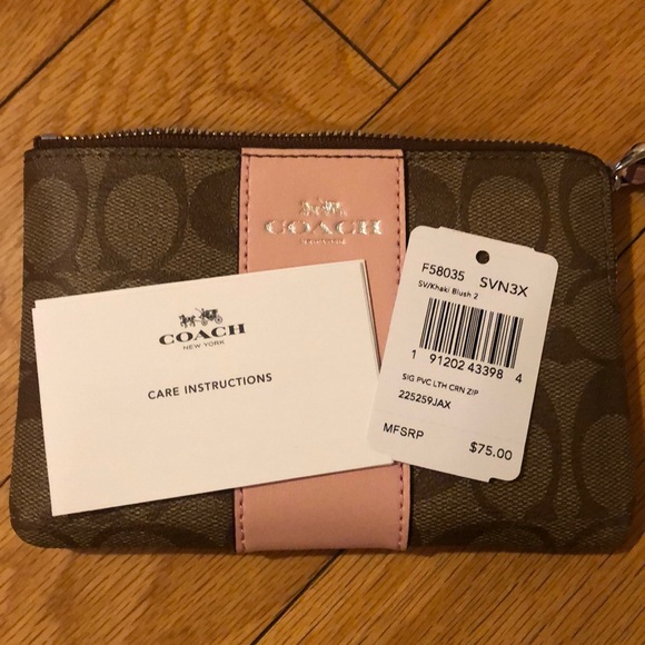 NWT Coach Clutch - Picture 2 of 3